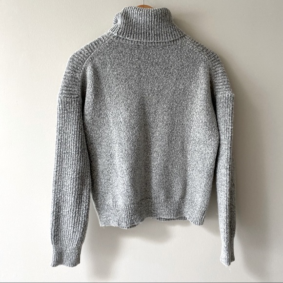 CALVIN KLEIN | Basic Chunky Sweater - Picture 4 of 13